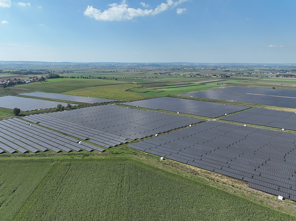 Sttkraft liefert Solarstrom an Zeiss (Bild von einem Solarpark)